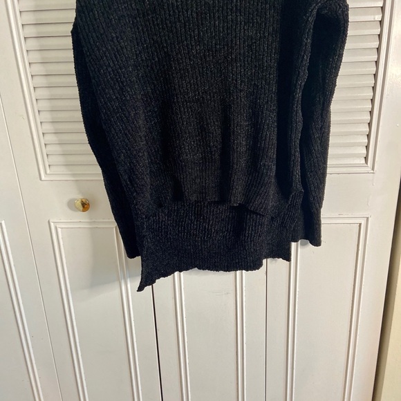 Hi lo Long sleeve sweater - Picture 4 of 7